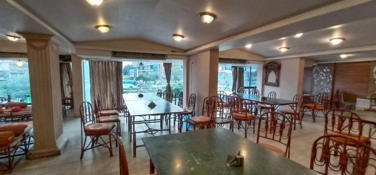 Hotel Maan Residency Ahmedabad Eksteriør bilde