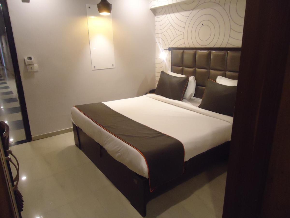 Hotel Maan Residency Ahmedabad Eksteriør bilde